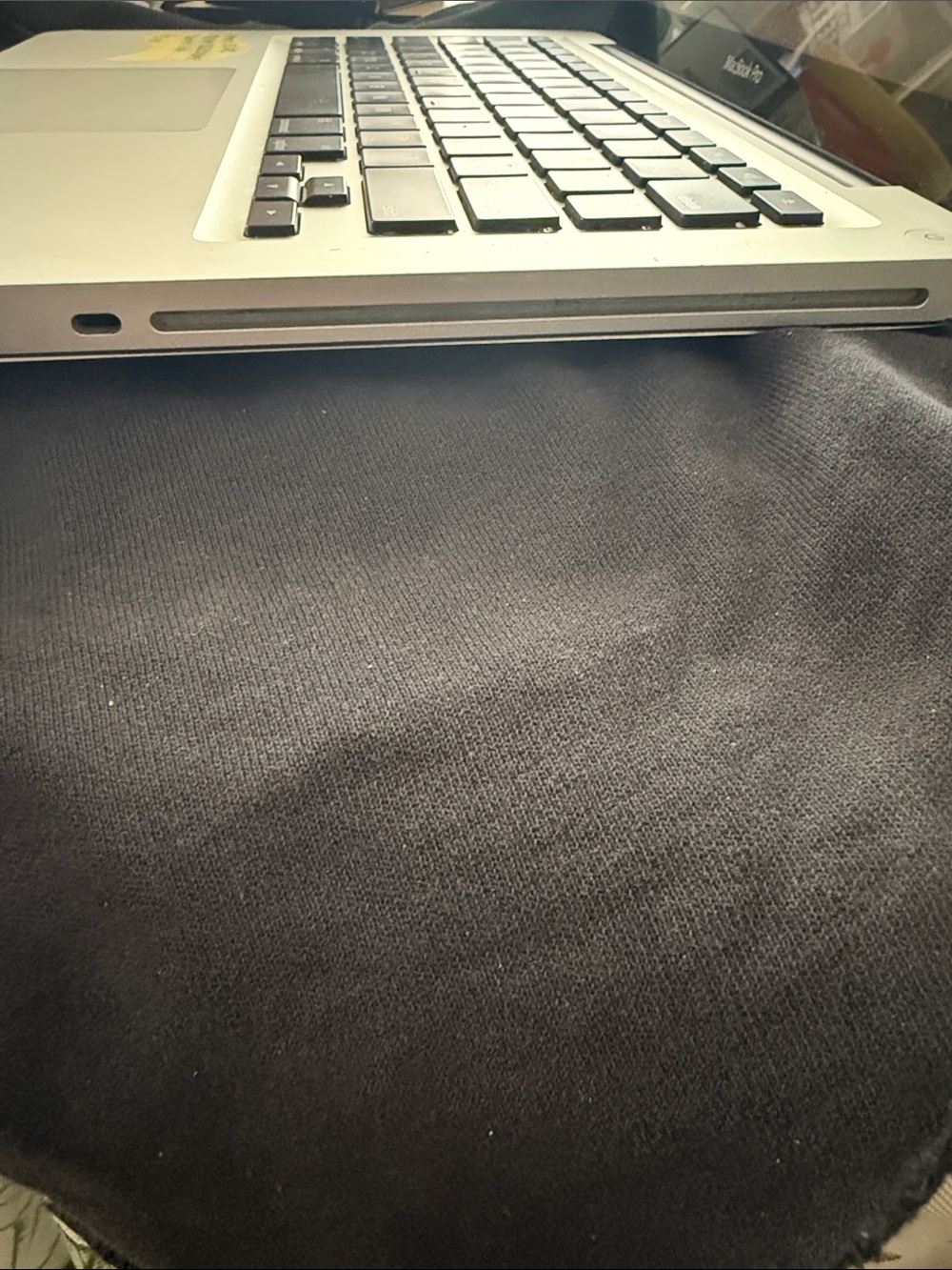 Apple MacBook Pro Silver with Black Keyboard and Blue Display - Picture 7 of 8